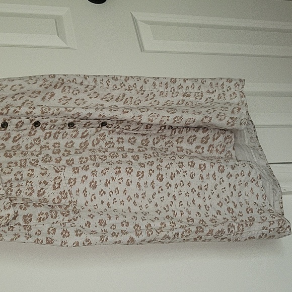 *Final Sale* Joie COADY LEOPARD-PRINTED SHIRT DRESS IN PORCELAIN - Picture 8 of 16